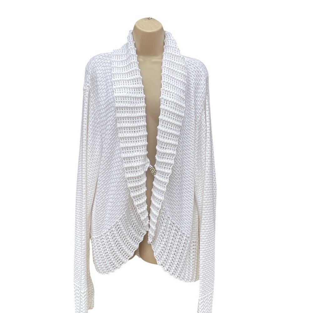 Carly Blake Chic White Open-Front sweater Cardigan knit highlow bottom front